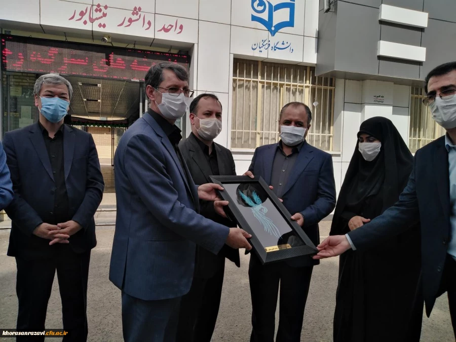 همزمان با گرامی داشت هفته دولت و با حضور معاون محترم وزیر و رئیس سازمان نوسازی مدارس انجام شد : 
آئین افتتاح سالن ورزشی چند منظوره واحد دانشور نیشابور  3