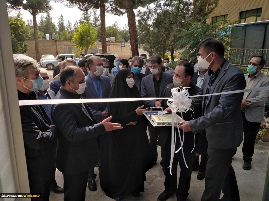 همزمان با گرامی داشت هفته دولت و با حضور معاون محترم وزیر و رئیس سازمان نوسازی مدارس انجام شد : 
آئین افتتاح سالن ورزشی چند منظوره واحد دانشور نیشابور  16