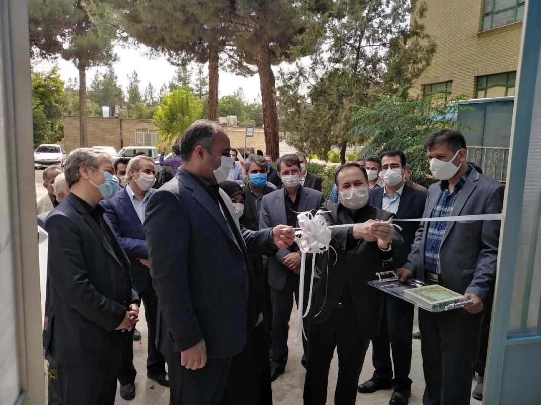 همزمان با گرامی داشت هفته دولت و با حضور معاون محترم وزیر و رئیس سازمان نوسازی مدارس انجام شد : 
آئین افتتاح سالن ورزشی چند منظوره واحد دانشور نیشابور  14