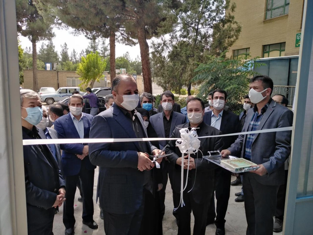 همزمان با گرامی داشت هفته دولت و با حضور معاون محترم وزیر و رئیس سازمان نوسازی مدارس انجام شد : 
آئین افتتاح سالن ورزشی چند منظوره واحد دانشور نیشابور  15