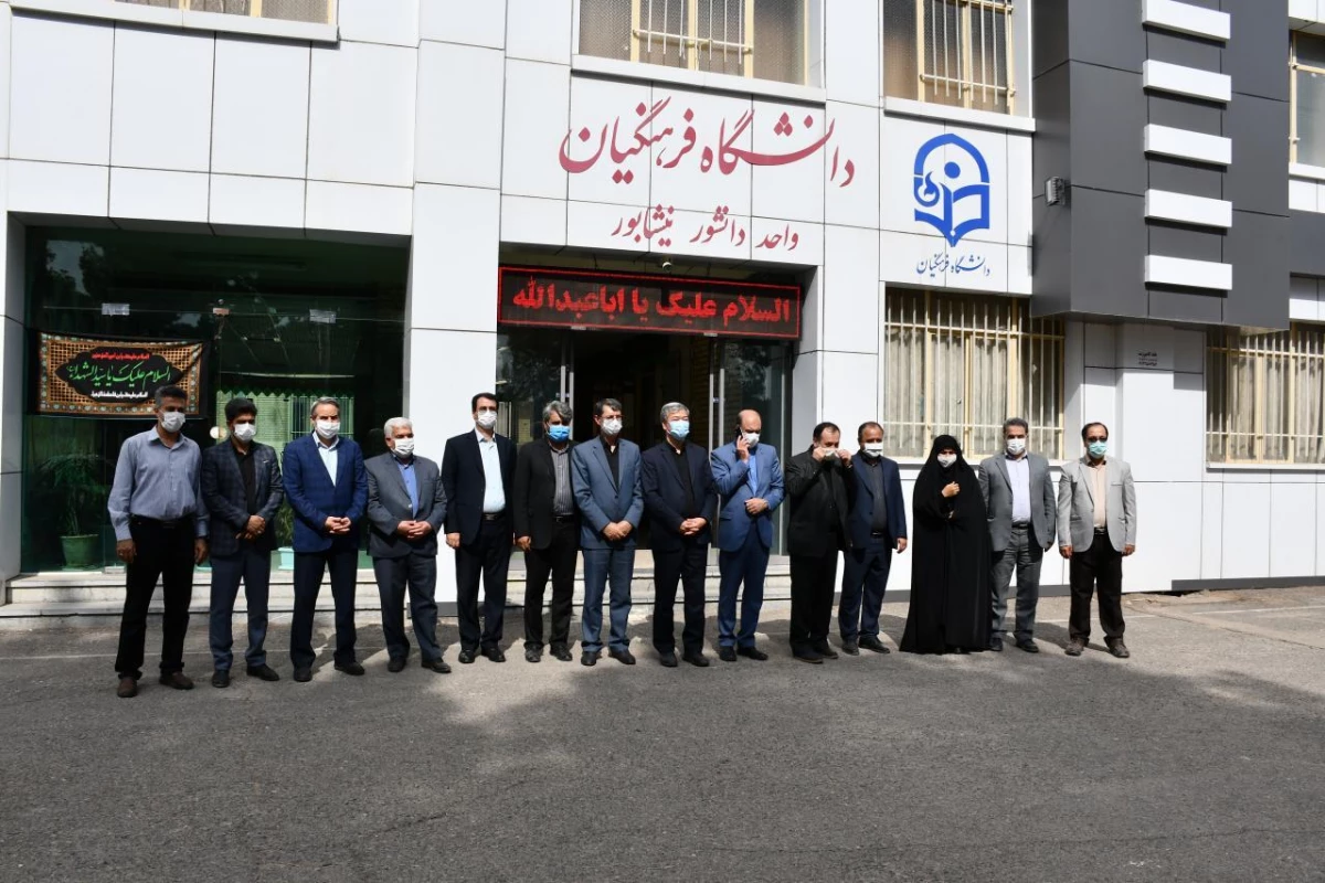 همزمان با گرامی داشت هفته دولت و با حضور معاون محترم وزیر و رئیس سازمان نوسازی مدارس انجام شد : 
آئین افتتاح سالن ورزشی چند منظوره واحد دانشور نیشابور  18