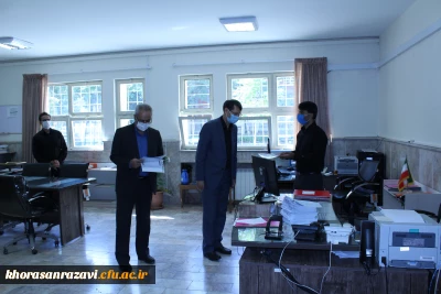 به مناسبت هفته دولت و روز کارمند صورت پذیرفت؛

اهدای لوح تقدیر و تجلیل از همکاران دانشگاه فرهنگیان خراسان رضوی از نگاه دوربین