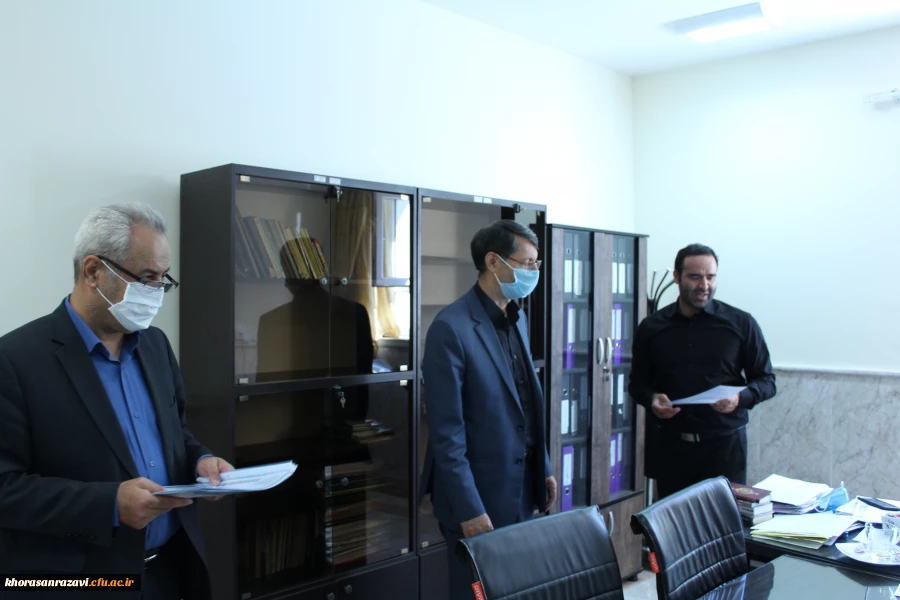 اهدای لوح تقدیر و تجلیل از همکاران دانشگاه فرهنگیان خراسان رضوی از نگاه دوربین 6