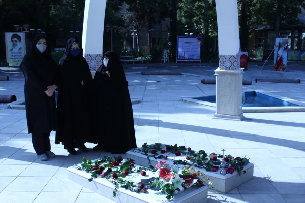 دفاع مقدس یک دانشگاه بود 27