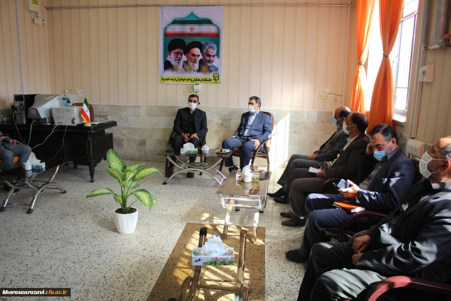 بررسی چالش ها و مشکلات دانشگاه فرهنگیان واحد دخترانه امام خمینی(ره) تربت حیدریه 2