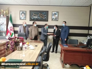 با حضور آقای امیدی مسئول حراست دانشگاه فرهنگیان خراسان رضوی برگزار شد :

مراسم معارفه کارشناس حراست واحد دانشور