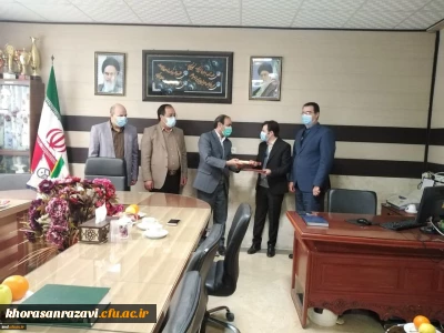 با حضور آقای امیدی مسئول حراست دانشگاه فرهنگیان خراسان رضوی برگزار شد :

مراسم معارفه کارشناس حراست واحد دانشور