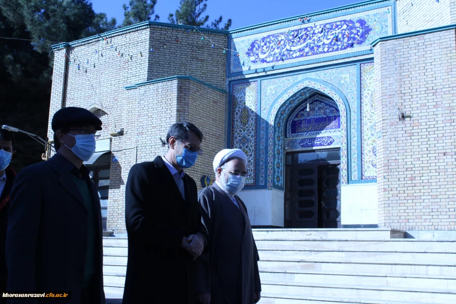 ادای احترام مشاور و نماینده وزیر آموزش و پرورش در امور دانشگاه فرهنگیان به شهدای گمنام پردیس شهید بهشتی دانشگاه فرهنگیان خراسان رضوی 8