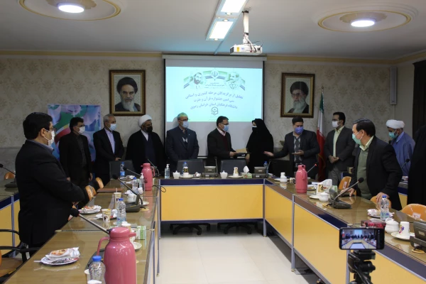 بر اساس سند تحول، همه کارکنان نظام تعلیم و تربیت در نقش تربیتی خود مشترک هستند 6