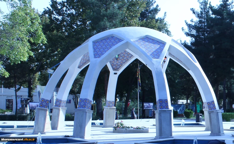 عطر افشانی و غباروبی مزار شهدای گمنام  2