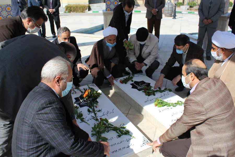 برگزاری مراسم گرامی داشت شهدای گمنام مدفون در پردیس شهید بهشتی 11