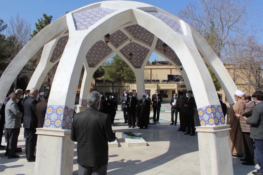 برگزاری مراسم گرامی داشت شهدای گمنام مدفون در پردیس شهید بهشتی 13