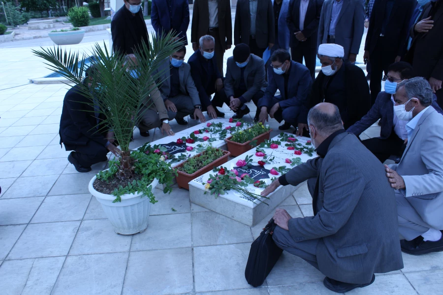 ادای احترام به شهدای گمنام پردیس شهید بهشتی دانشگاه فرهنگیان خراسان رضوی 4