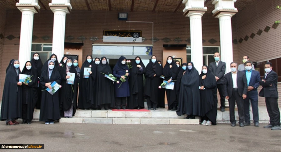 تقدیر ازکارشناسان حوزه ی معاونت آموزشی در دهه سرآمدی آموزش وایام بزرگداشت مقام معلم 3