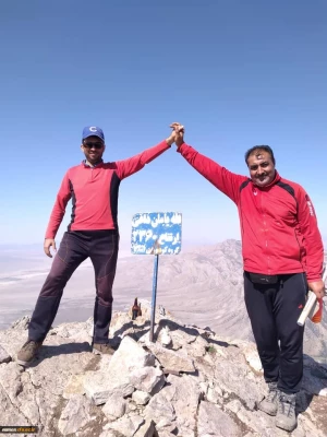 صعود پرافتخار تیم کوهنوردی واحد دانشگاهی ثامن الحجج(ع) به قله یامان داغی 3