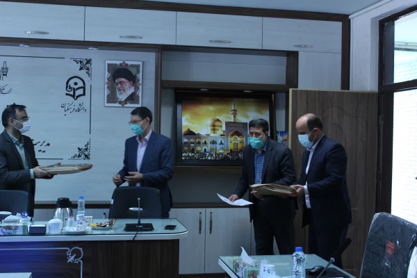 برگزاری جلسه ارائه گزارش تحلیلی ارتقاء کیفیت فضاهای دانشجویی خراسان رضوی
 9