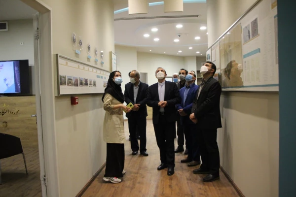 بازدید معاون پژوهش و فناوری دانشگاه فرهنگیان کشور از موزه دانشگاه فردوسی مشهد 4