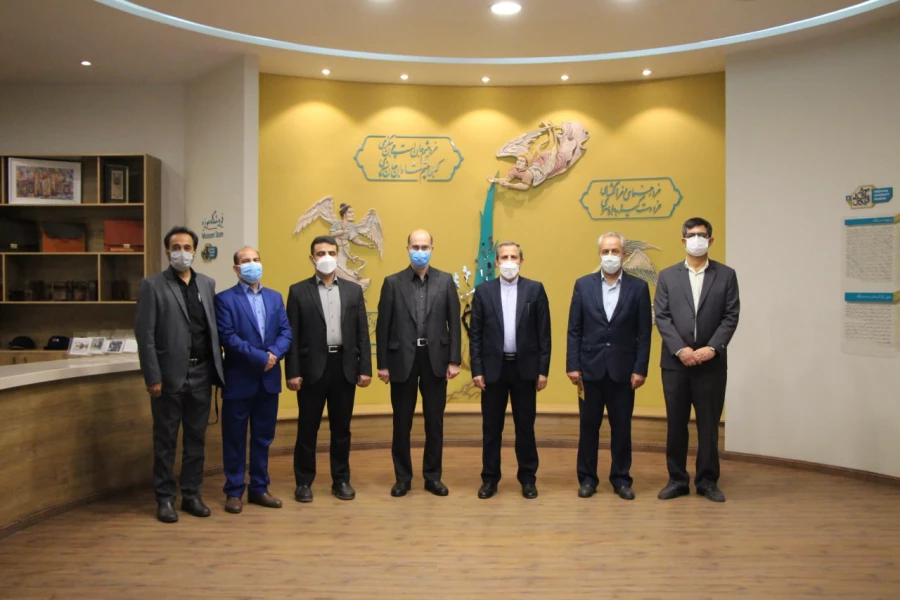 بازدید معاون پژوهش و فناوری دانشگاه فرهنگیان کشور از موزه دانشگاه فردوسی مشهد 6