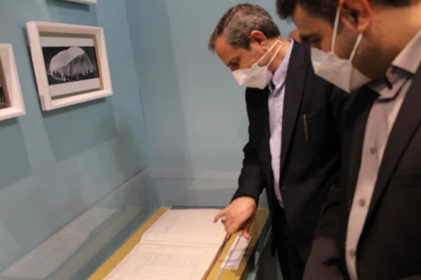 بازدید معاون پژوهش و فناوری دانشگاه فرهنگیان کشور از موزه دانشگاه فردوسی مشهد 11