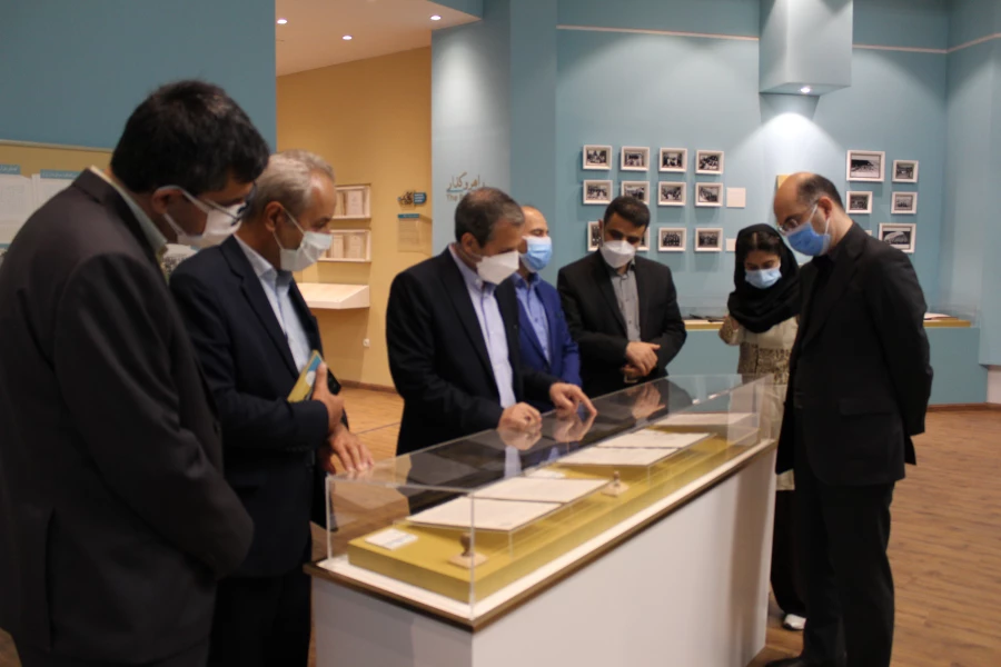 بازدید معاون پژوهش و فناوری دانشگاه فرهنگیان کشور از موزه دانشگاه فردوسی مشهد 12