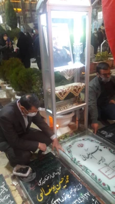 ادای احترام مدیر دانشگاه فرهنگیان استان  خراسان رضوی به مقام والای سردار دل ها شهید حاج قاسم سلیمانی 2