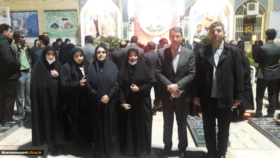 ادای احترام مدیر دانشگاه فرهنگیان استان  خراسان رضوی به مقام والای سردار دل ها شهید حاج قاسم سلیمانی 3