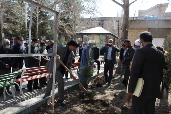 کاشت نهال به نام شهدای دانشگاه فرهنگیان خراسان رضوی 5