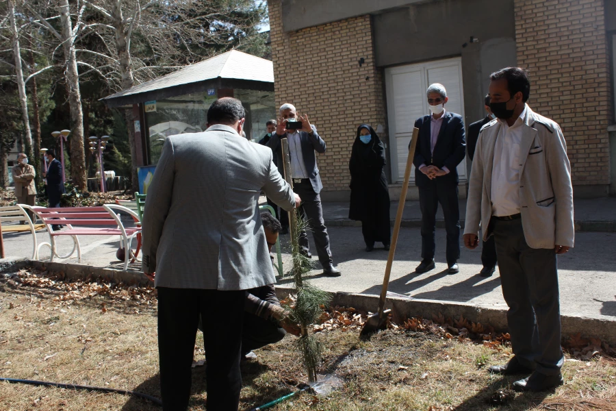 کاشت نهال به نام شهدای دانشگاه فرهنگیان خراسان رضوی 6