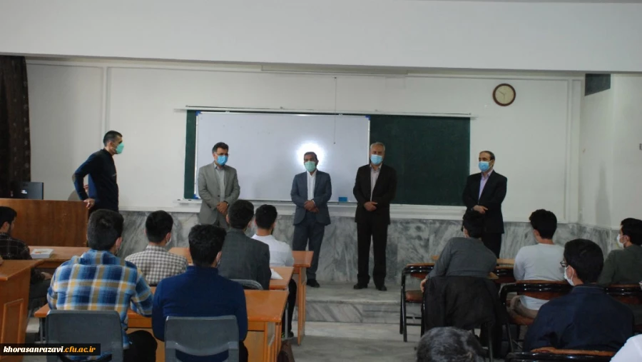 بازدید معاون هماهنگی امور پردیس های استان از روند حضوری شدن کلاس ها