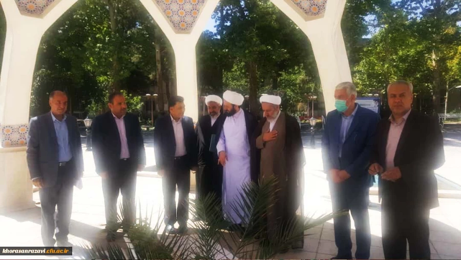 ادای احترام دانشجویان و مسئولان دانشگاه فرهنگیان به مقام والای شهدا