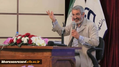 مدرس دانشگاه فرهنگیان خراسان رضوی در جمع شرکت کنندگان در اردوی زیارت اولی ها:

معلمی  یک جایگاه است و دانشجومعلمان باید بکوشند به این جایگاه دست یابند