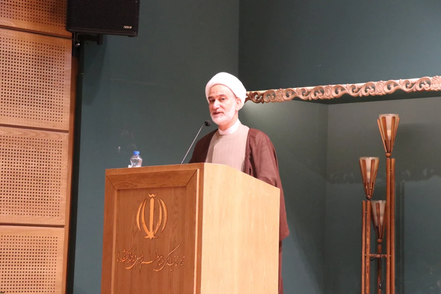  اگر دانشگاه فرهنگیان قوی شود حتماً معلمانی قوی نیز به کشور تحویل خواهد داد. 3