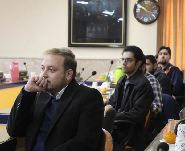 نشست صمیمانه فعالان تشکل های دانشجویی با مدیریت استان 3