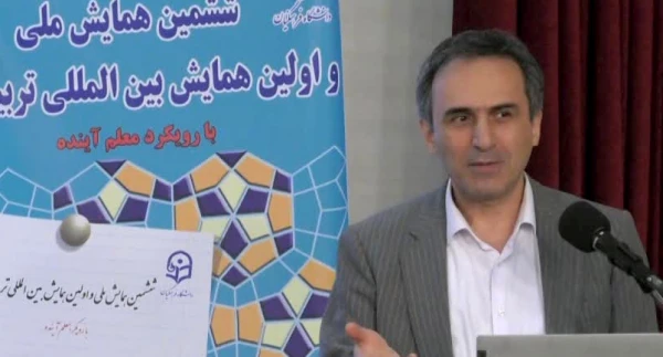 نیاز به معلمانی داریم که بتوانند خود را با تحولات دنیای امروز سازگار کنند
 3