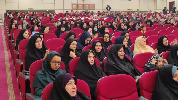 مقام معظم رهبری یک قله را برای ما ترسیم کرده اند که تمدن نوین اسلامی است 9