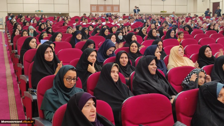 مقام معظم رهبری یک قله را برای ما ترسیم کرده اند که تمدن نوین اسلامی است 9