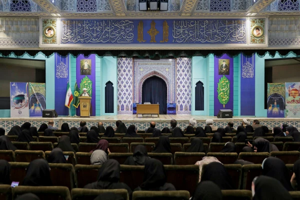 از امام رضا بخواهید، آقا ما را در راه انجام مسئولیت سنگین و حساس معلمی، یاری و کمک کن  3