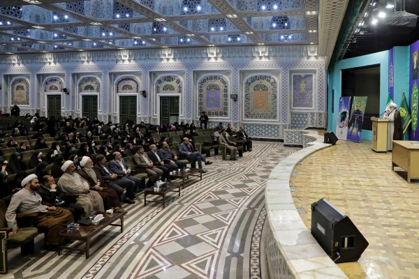 از امام رضا بخواهید، آقا ما را در راه انجام مسئولیت سنگین و حساس معلمی، یاری و کمک کن  7