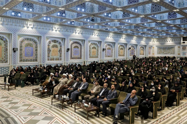 از امام رضا بخواهید، آقا ما را در راه انجام مسئولیت سنگین و حساس معلمی، یاری و کمک کن  12