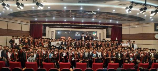 برپایی باشکوه آئین دانش آموختگی دانشجومعلمان پردیس شهید بهشتی 
 2