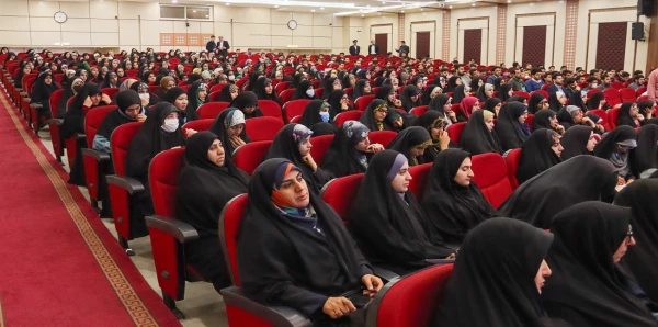 آئین اختتامیه گردهمایی علمی-آموزشی، تشکیلاتی کانون های مهدویت دانشگاه های سراسر کشور همزمان با مراسم پایانی دوره فرهنگی فعالان قرآنی و همایش کشوری تشکل های اسلامی دانشگاه فرهنگیان در تالار ابن هیثم پردیس شهید بهشتی مشهد برگزار شد. 2