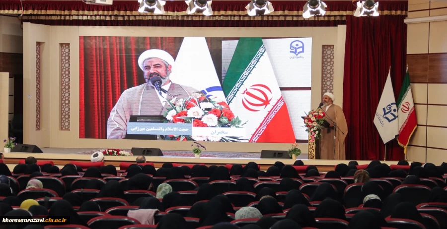 آئین اختتامیه گردهمایی علمی-آموزشی، تشکیلاتی کانون های مهدویت دانشگاه های سراسر کشور همزمان با مراسم پایانی دوره فرهنگی فعالان قرآنی و همایش کشوری تشکل های اسلامی دانشگاه فرهنگیان در تالار ابن هیثم پردیس شهید بهشتی مشهد برگزار شد. 3