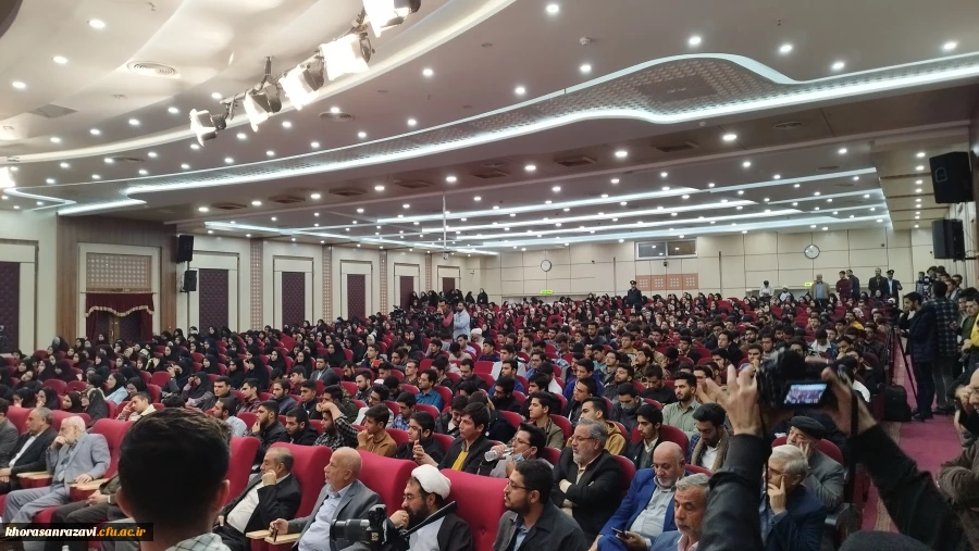 دانشجو سازنده جامعه است ولی این جریان سازندگی برای شما عزیزان دانشگاه فرهنگیان به مراتب قوی‎تر و واقعی‎تر است  18