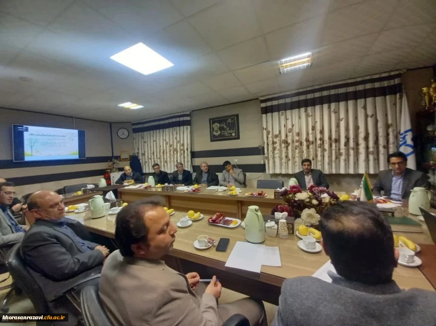 با حضور اساتید درس کارورزی 2 و 4 برگزار شد :
کارگاه آموزشی و هماهنگی بین مدرسان درس کارورزی 2