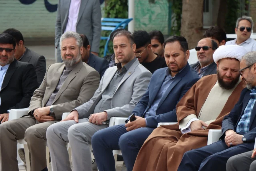 مراسم عطر افشانی و غبارروبی مزار شهدای گمنام به مناسبت گرامیداشت هفته معلم 7