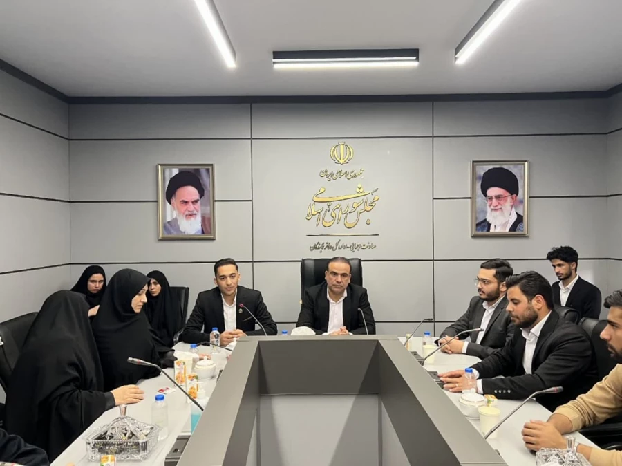  بازدید دانشجو معلمان دانشگاه فرهنگیان استان خراسان رضوی از مجلس شورای اسلامی 10