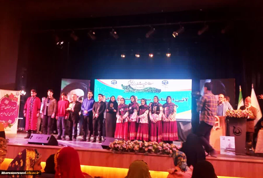 درخشش دانشجو معلمان پردیس شهیدهاشمی نژاد در جشنواره ملی اقوام دانشگاه فرهنگیان
 2