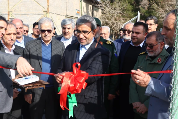  افتتاح دو زمین چمن ورزشی در پردیس شهید بهشتی توسط استاندار خراسان رضوی 4