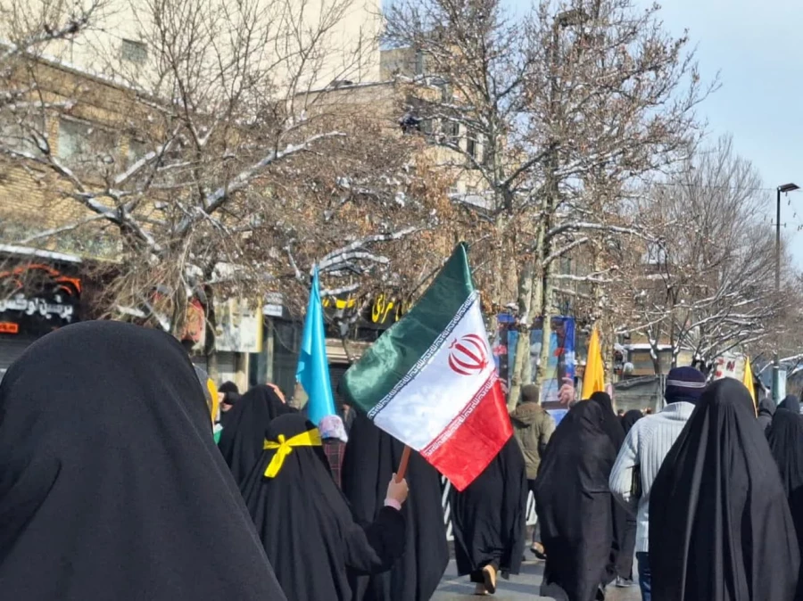 حضور پرشور و انقلابی مسئولین، اساتید، کارکنان و دانشجو معلمان پردیس شهید هاشمی نژاد مشهد و مراکز آموزش عالی تابعه در راهپیمایی 22 بهمن ماه
 3