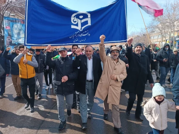 حضور باشکوه استادان، کارکنان و دانشجویان پردیس  ها و مراکز دانشگاه فرهنگیان استان خراسان رضوی در راهپیمایی یوم الله ۲۲ بهمن 5